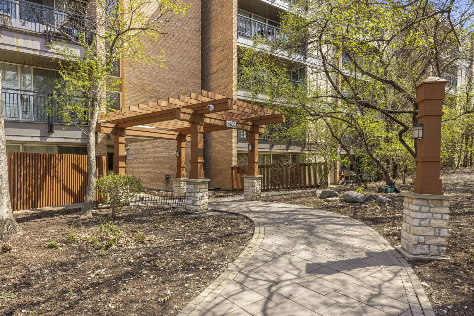 5900 Oakwood Drive #5F, Lisle, IL 60532