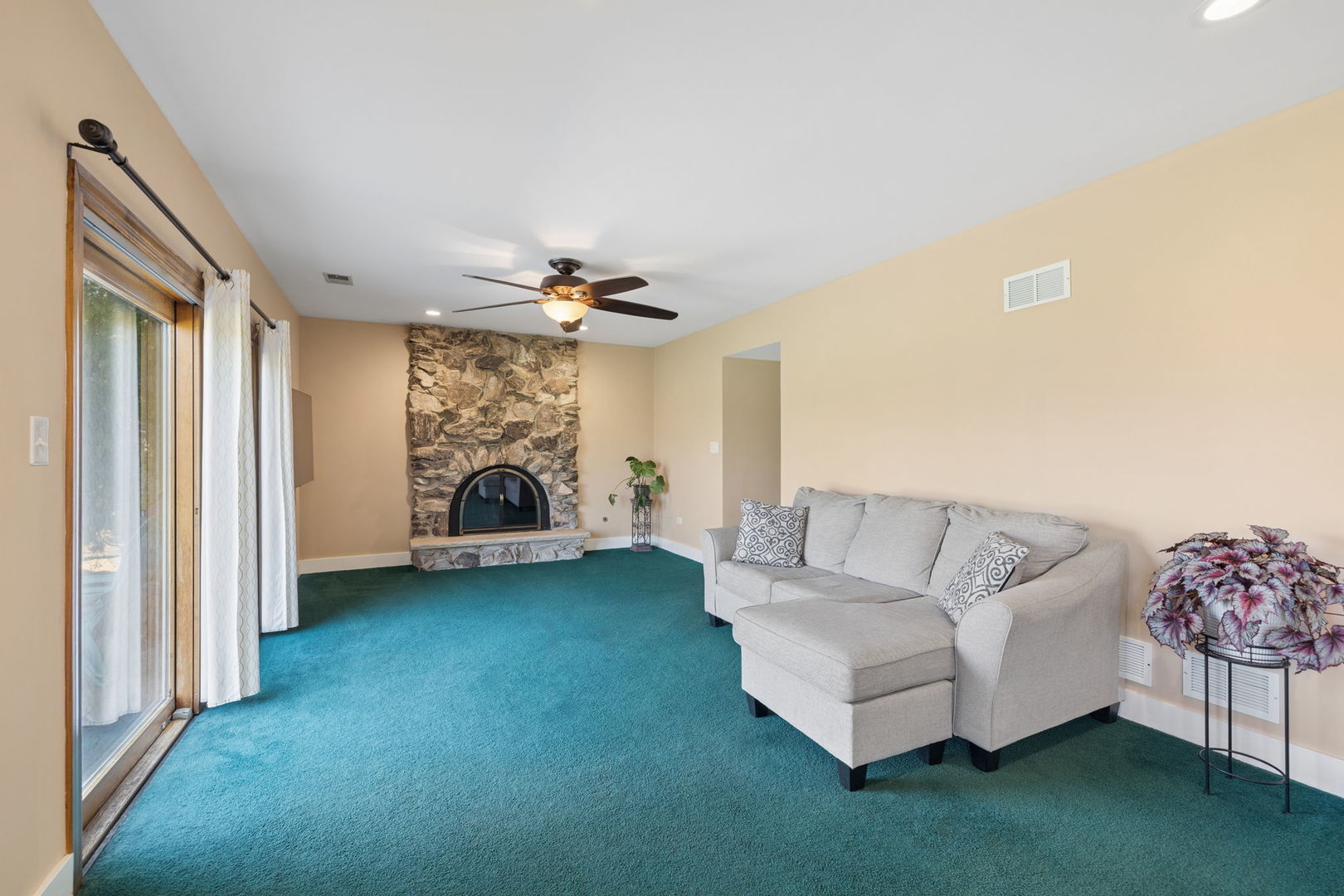 1404 Carriage Lane, Bolingbrook, IL 60490