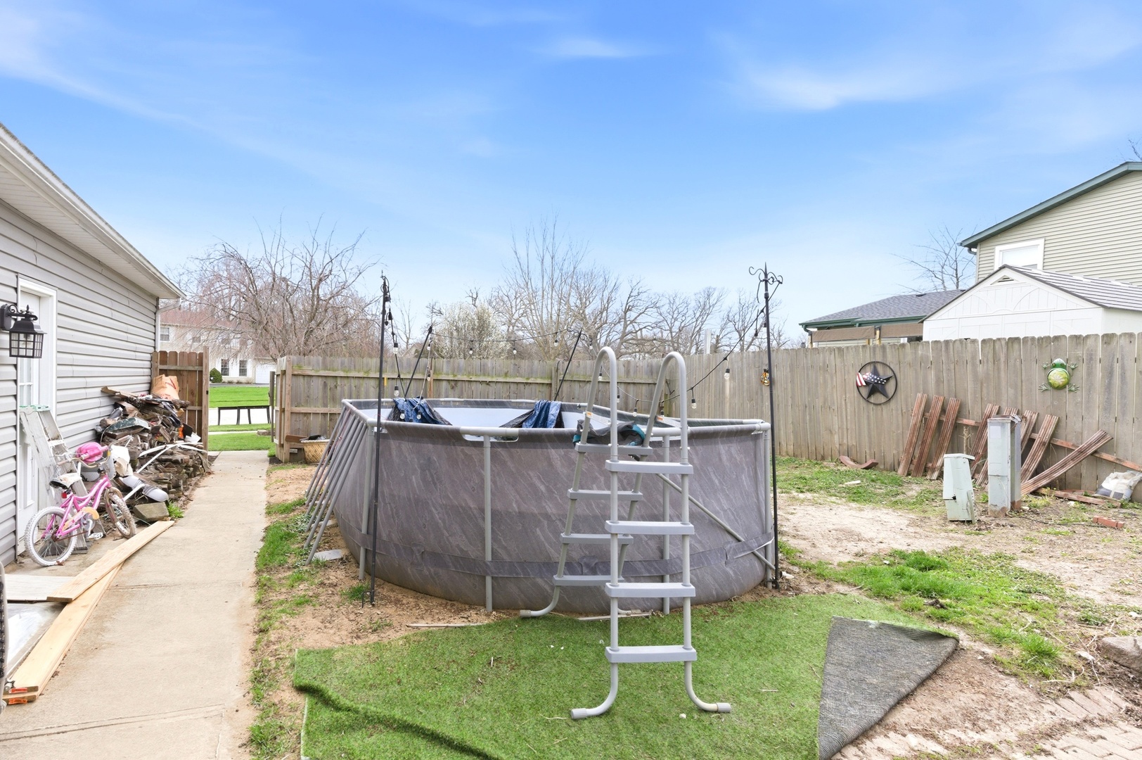 1150 Lehnertz Avenue, Aurora, IL 60505