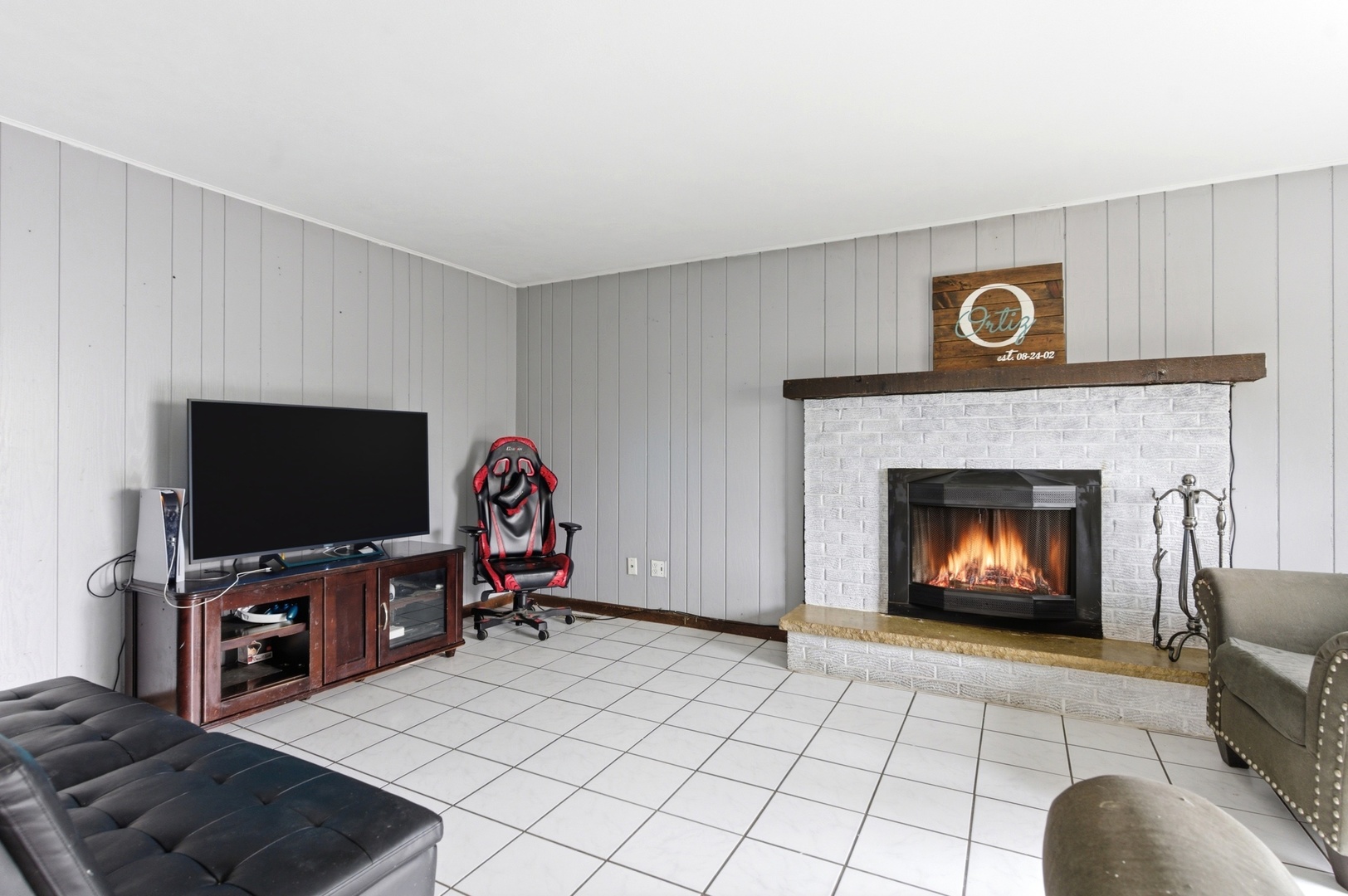 1150 Lehnertz Avenue, Aurora, IL 60505