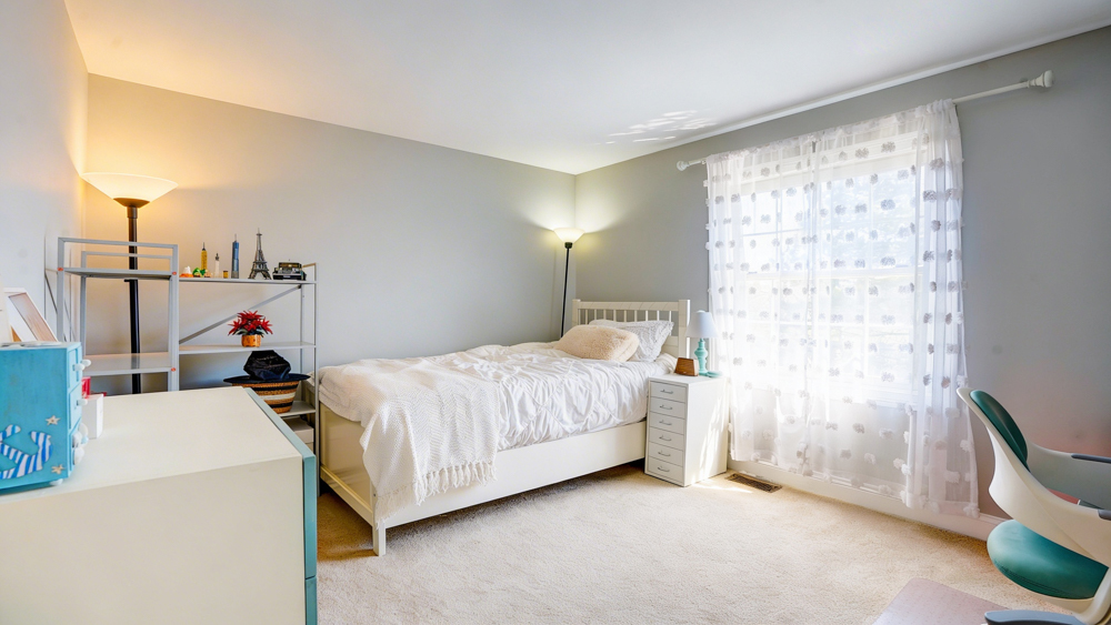 1119 Stratford Lane, Lake Zurich, IL 60047