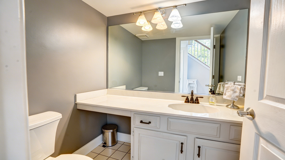 1119 Stratford Lane, Lake Zurich, IL 60047