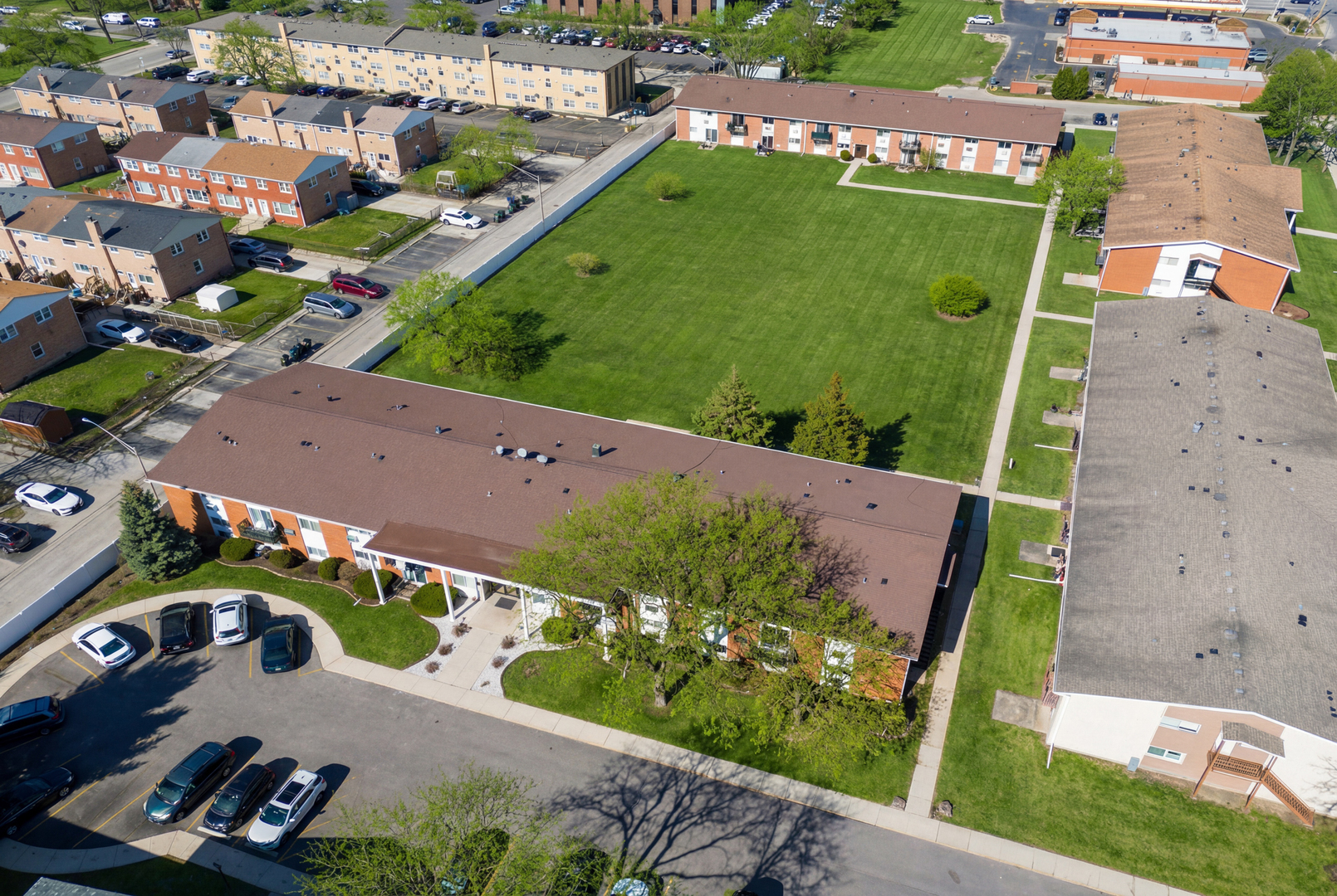 9500 Dee Road #202B, Des Plaines, IL 60016