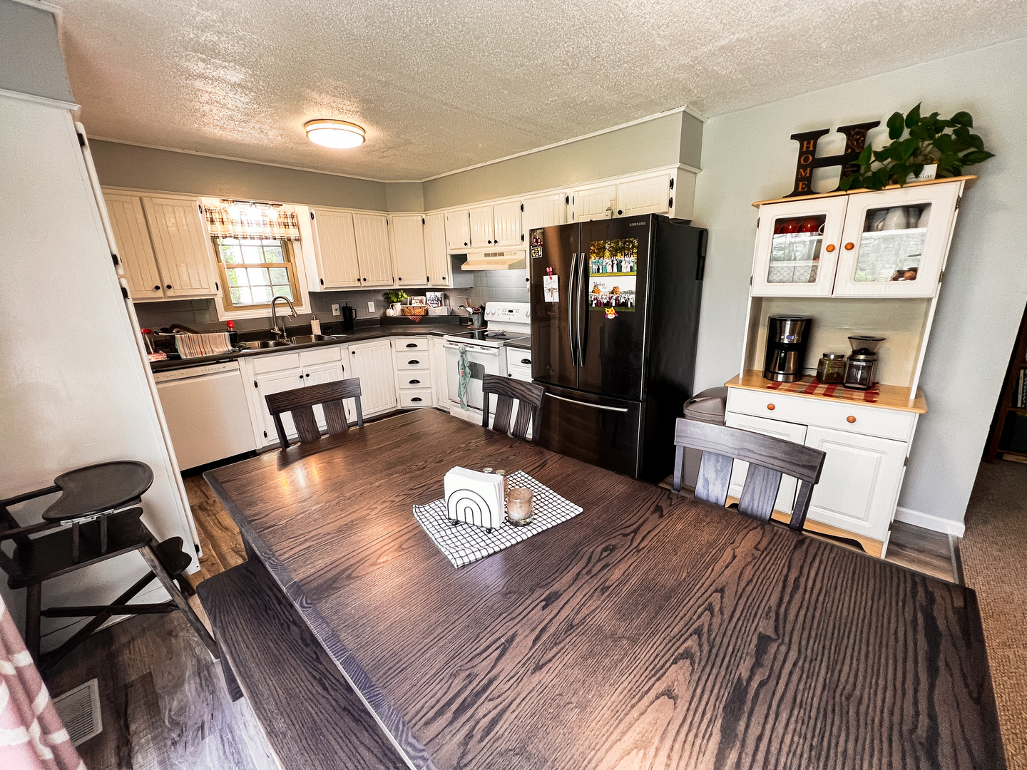 11753 N Log Cabin Lane, Mt Vernon, IL 62864