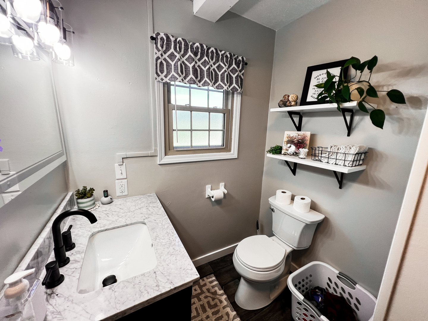 11753 N Log Cabin Lane, Mt Vernon, IL 62864