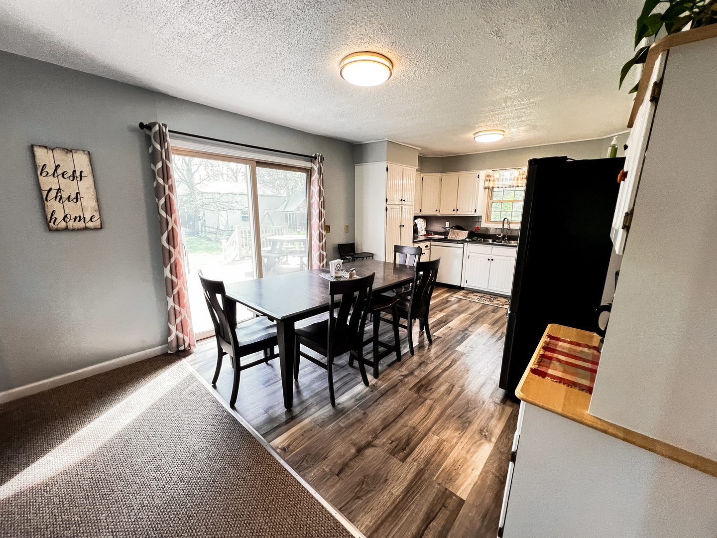 11753 N Log Cabin Lane, Mt Vernon, IL 62864