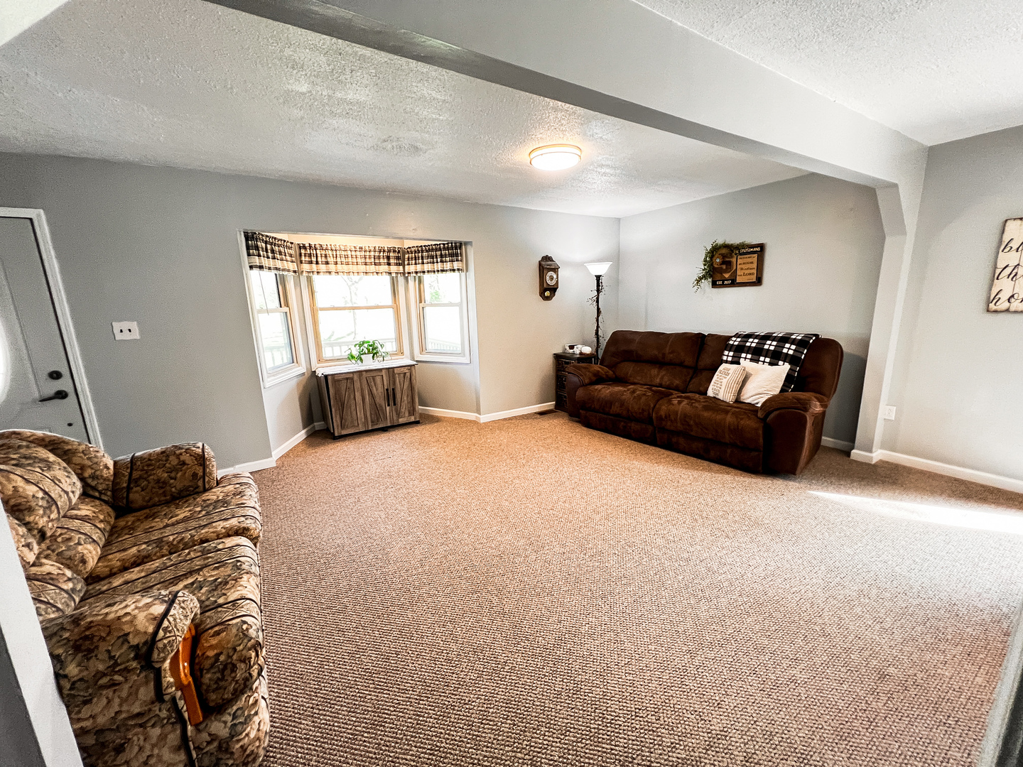 11753 N Log Cabin Lane, Mt Vernon, IL 62864