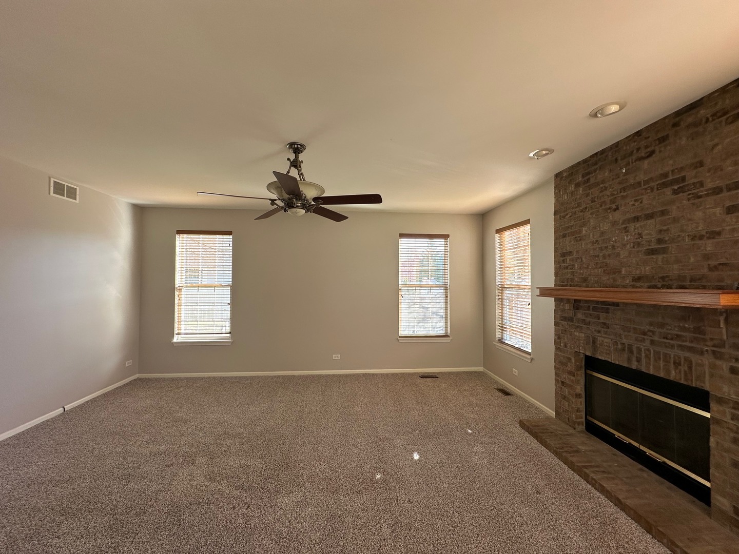 9816 Aberdeen Lane, Huntley, IL 60142