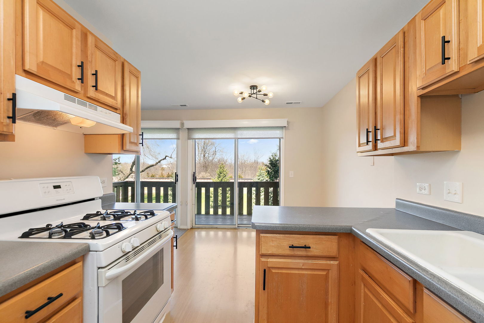 628 Mallard Court #B2, Bartlett, IL 60103