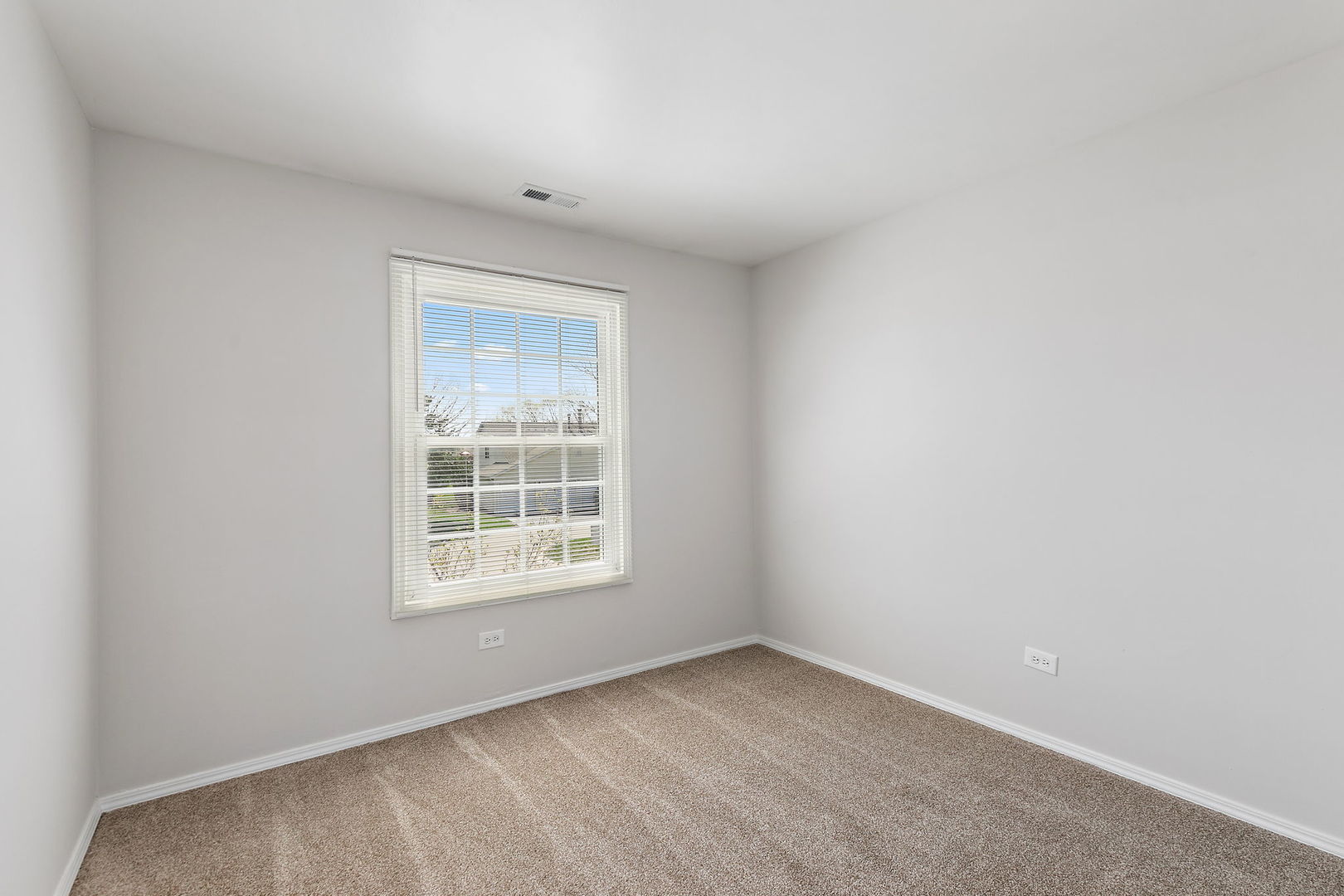 628 Mallard Court #B2, Bartlett, IL 60103