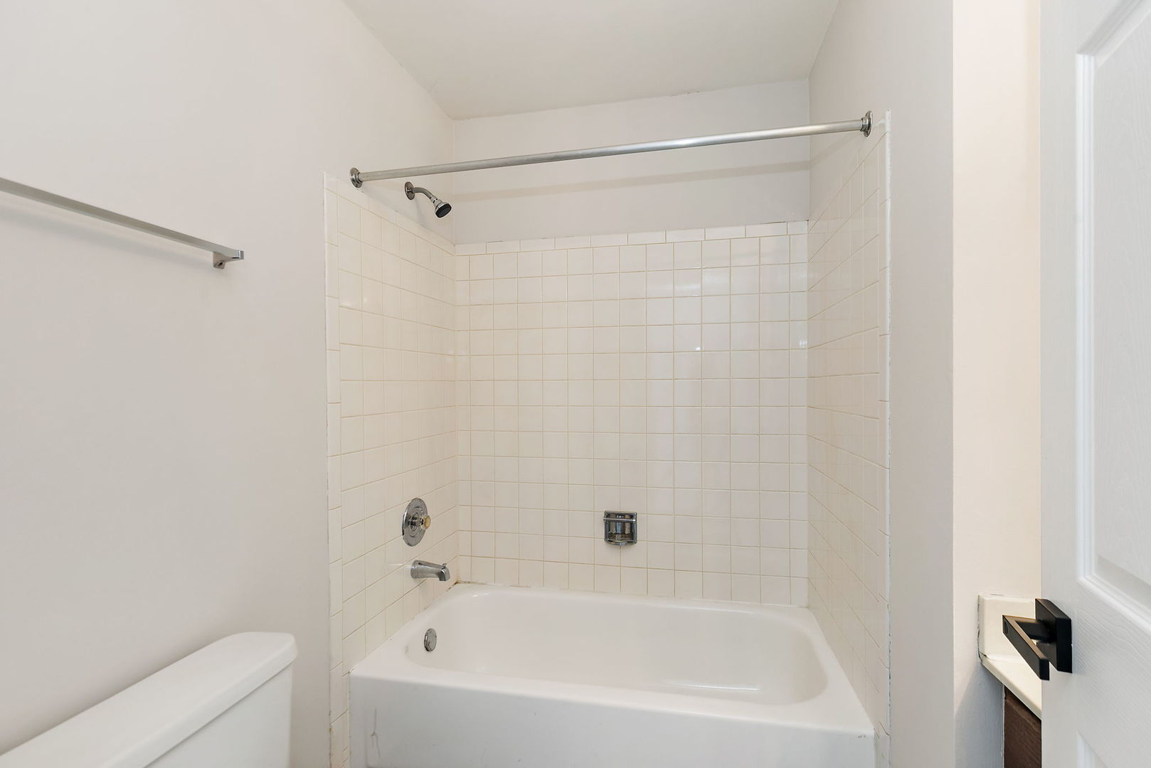 628 Mallard Court #B2, Bartlett, IL 60103