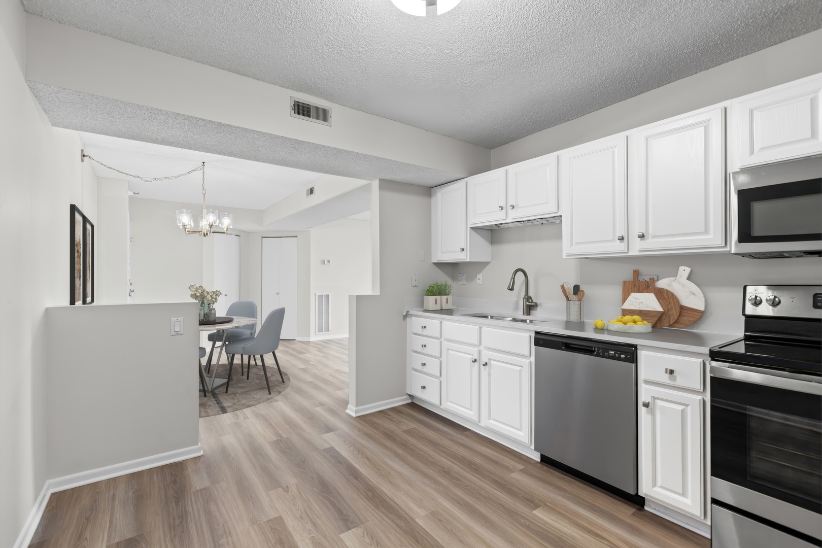 511 Aurora Avenue #507, Naperville, IL 60540