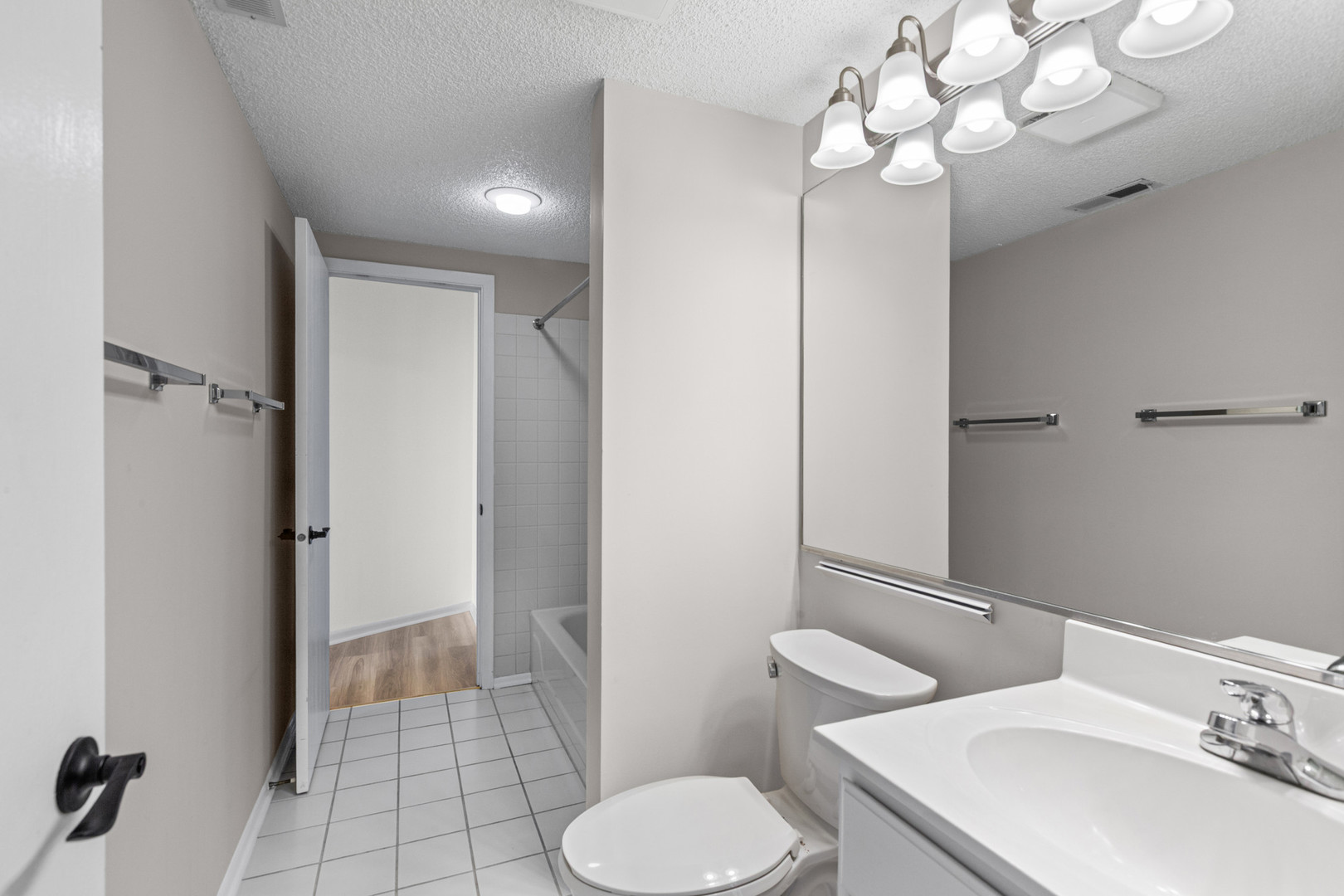 511 Aurora Avenue #507, Naperville, IL 60540