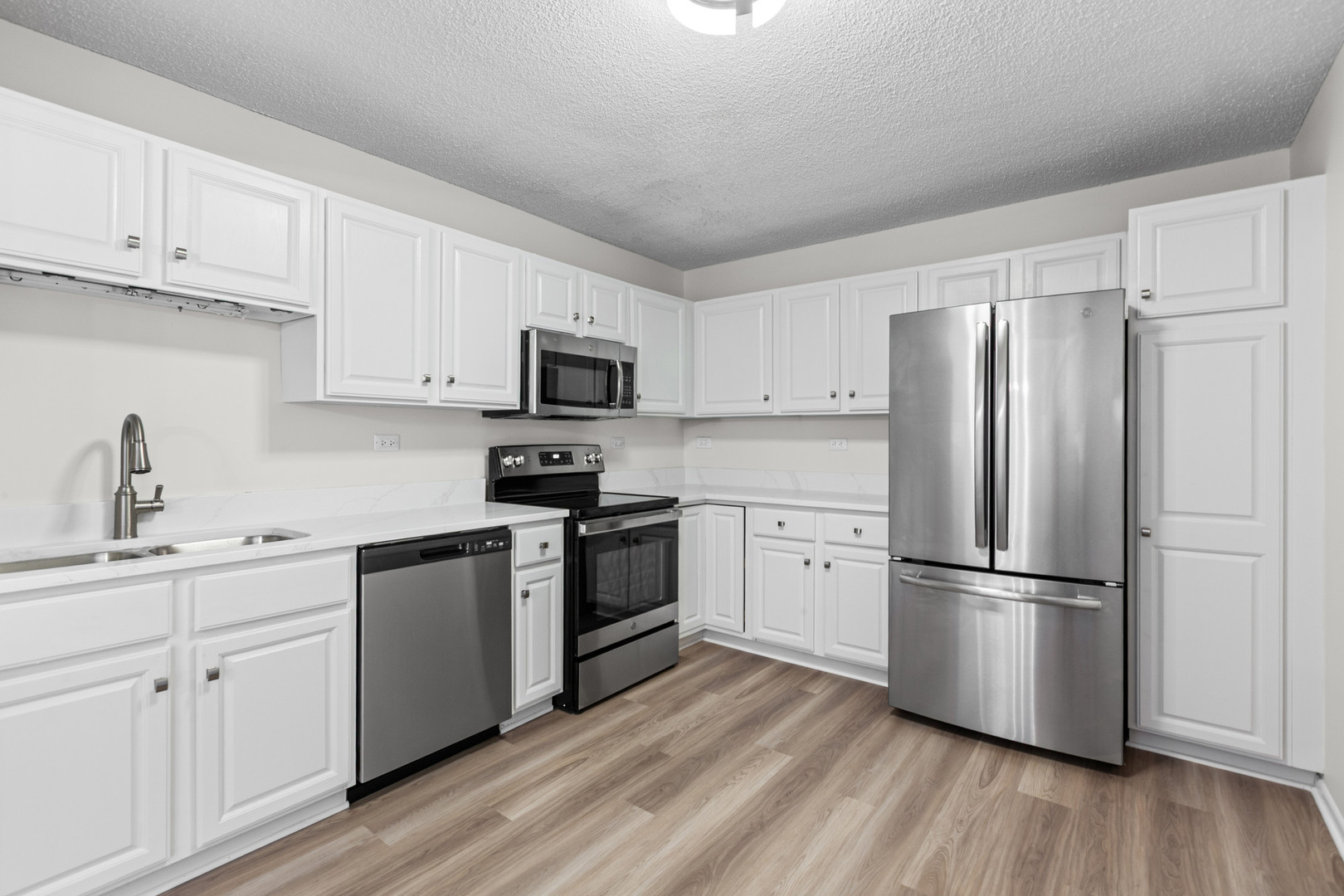 511 Aurora Avenue #507, Naperville, IL 60540