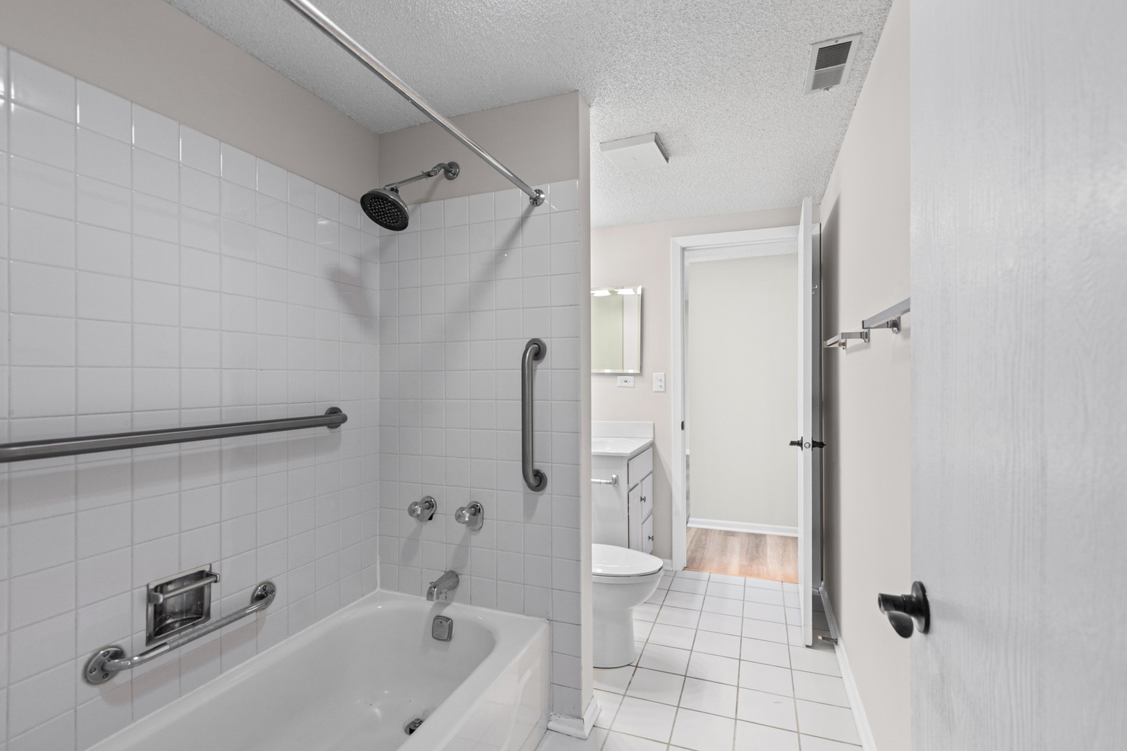 511 Aurora Avenue #507, Naperville, IL 60540