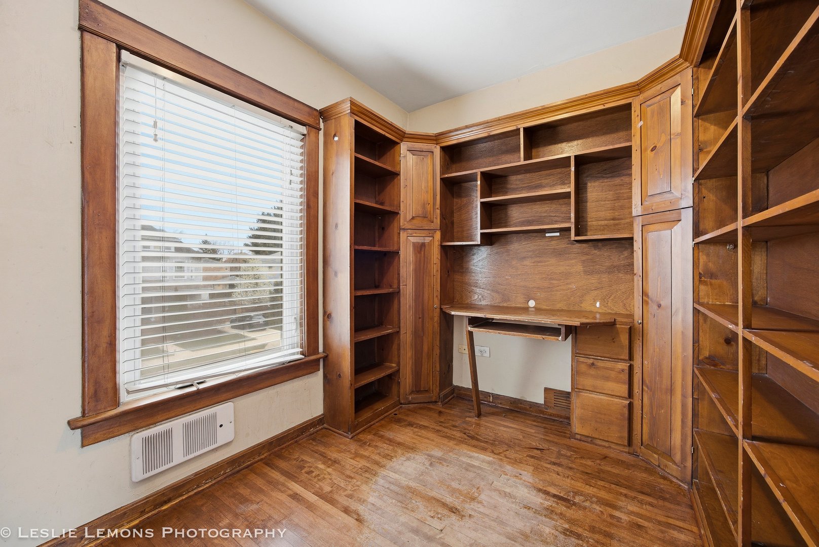 3437 Wesley Avenue, Berwyn, IL 60402