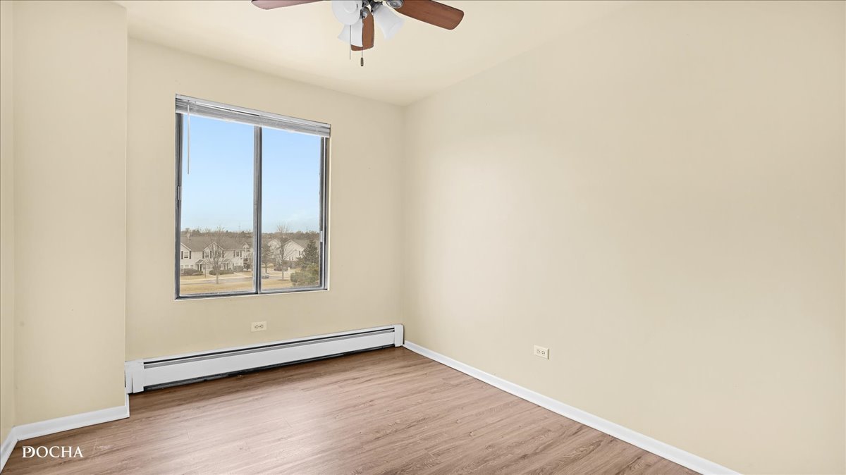 201 Gregory Street #15, Aurora, IL 60504