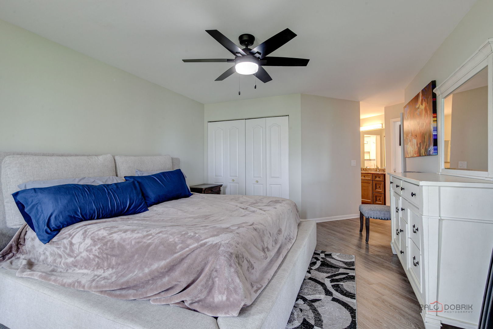 212 Willow Parkway, Buffalo Grove, IL 60089