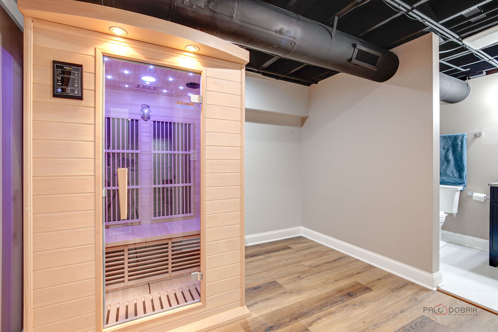 212 Willow Parkway, Buffalo Grove, IL 60089