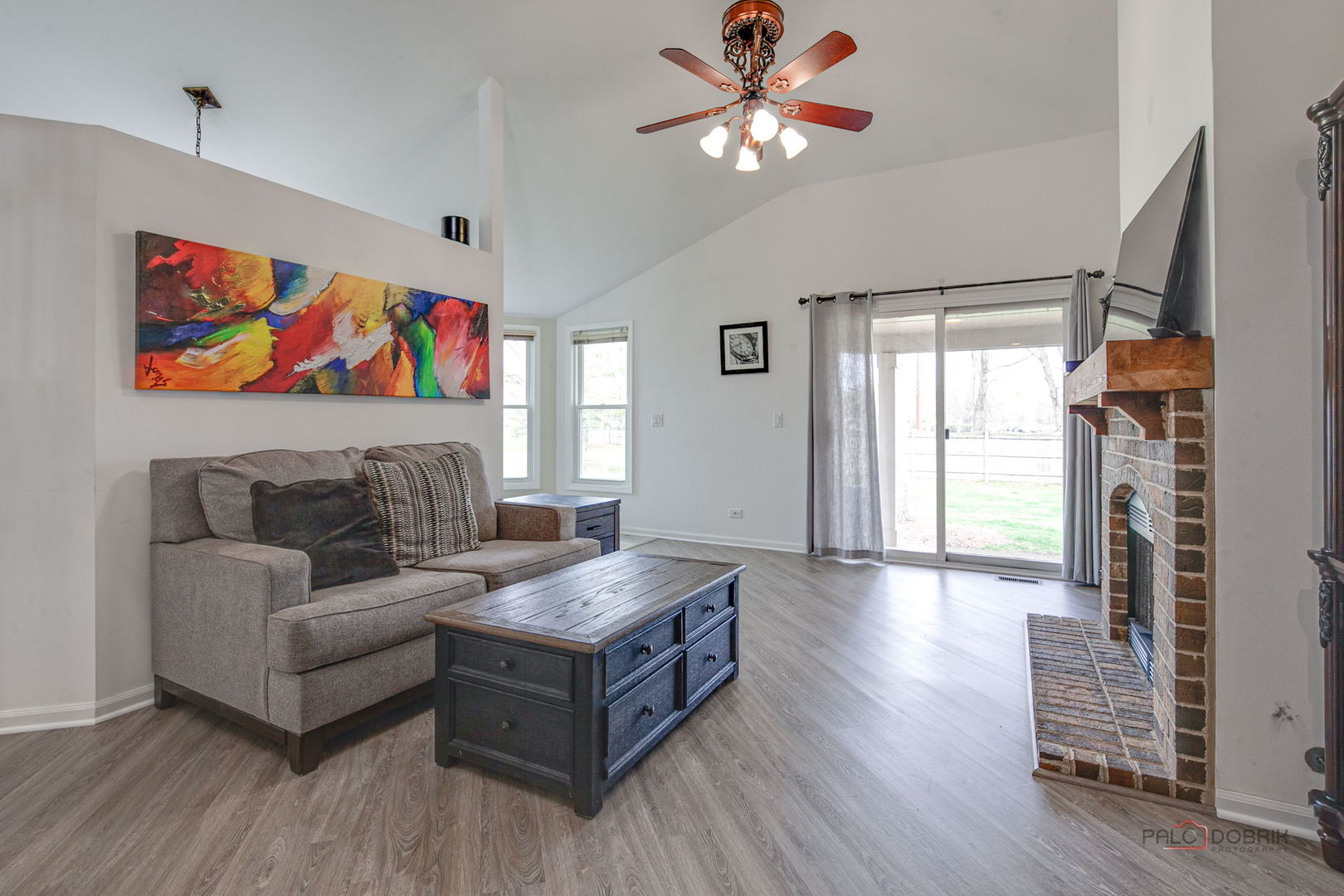 212 Willow Parkway, Buffalo Grove, IL 60089