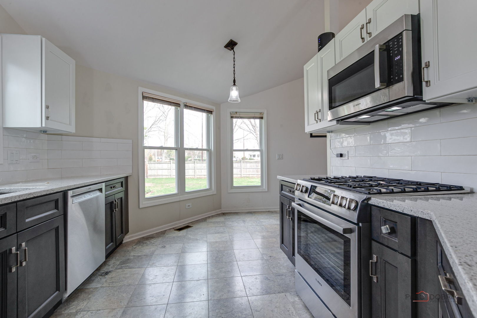 212 Willow Parkway, Buffalo Grove, IL 60089