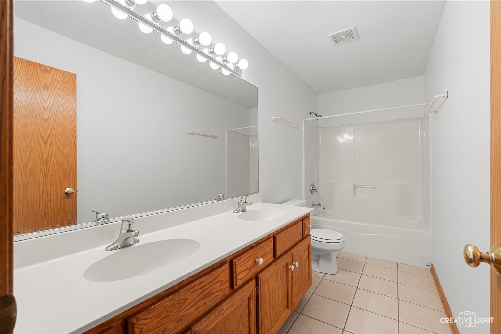 1654 Hilda Drive, Lake Holiday, IL 60548