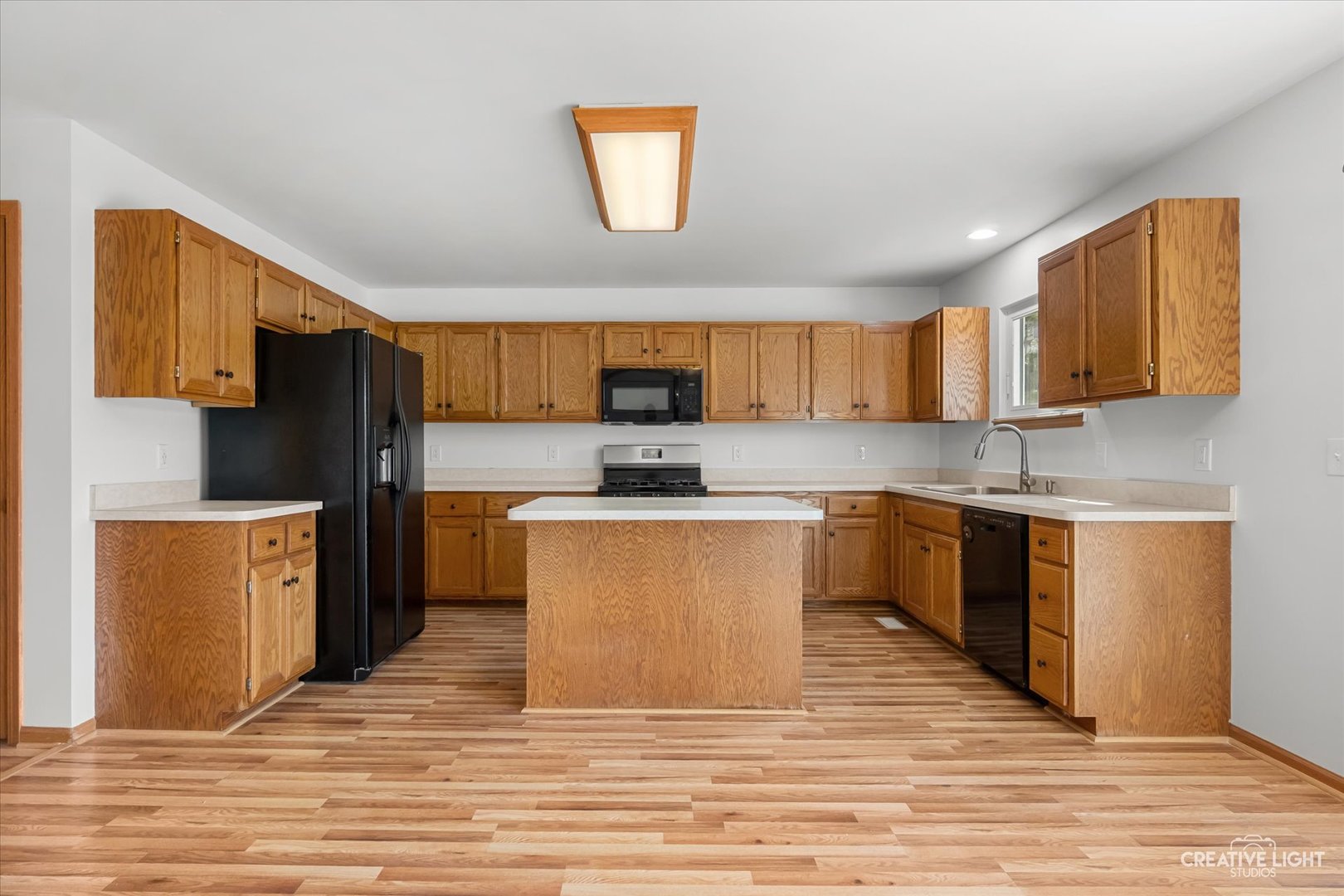 1654 Hilda Drive, Lake Holiday, IL 60548