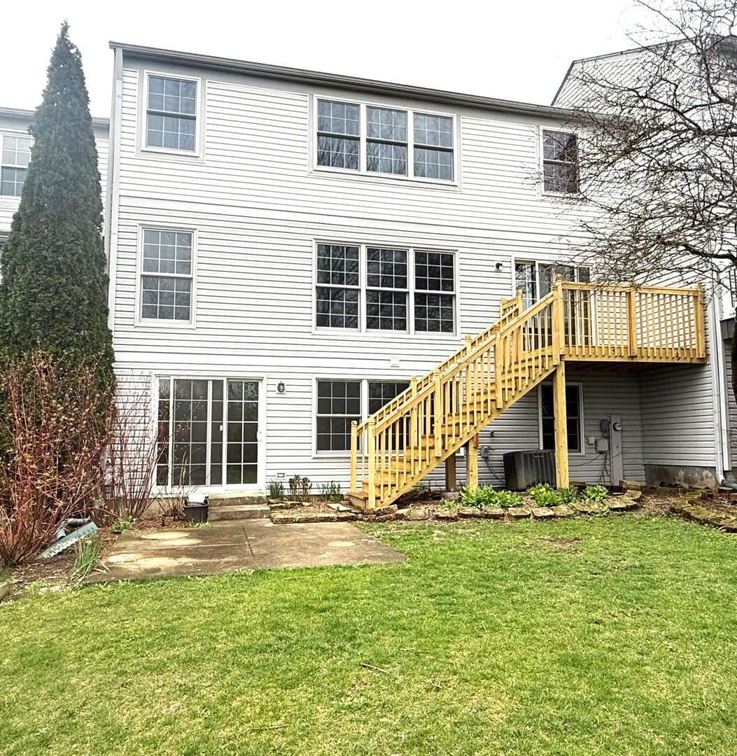 1723 Napoleon Drive, Naperville, IL 60565