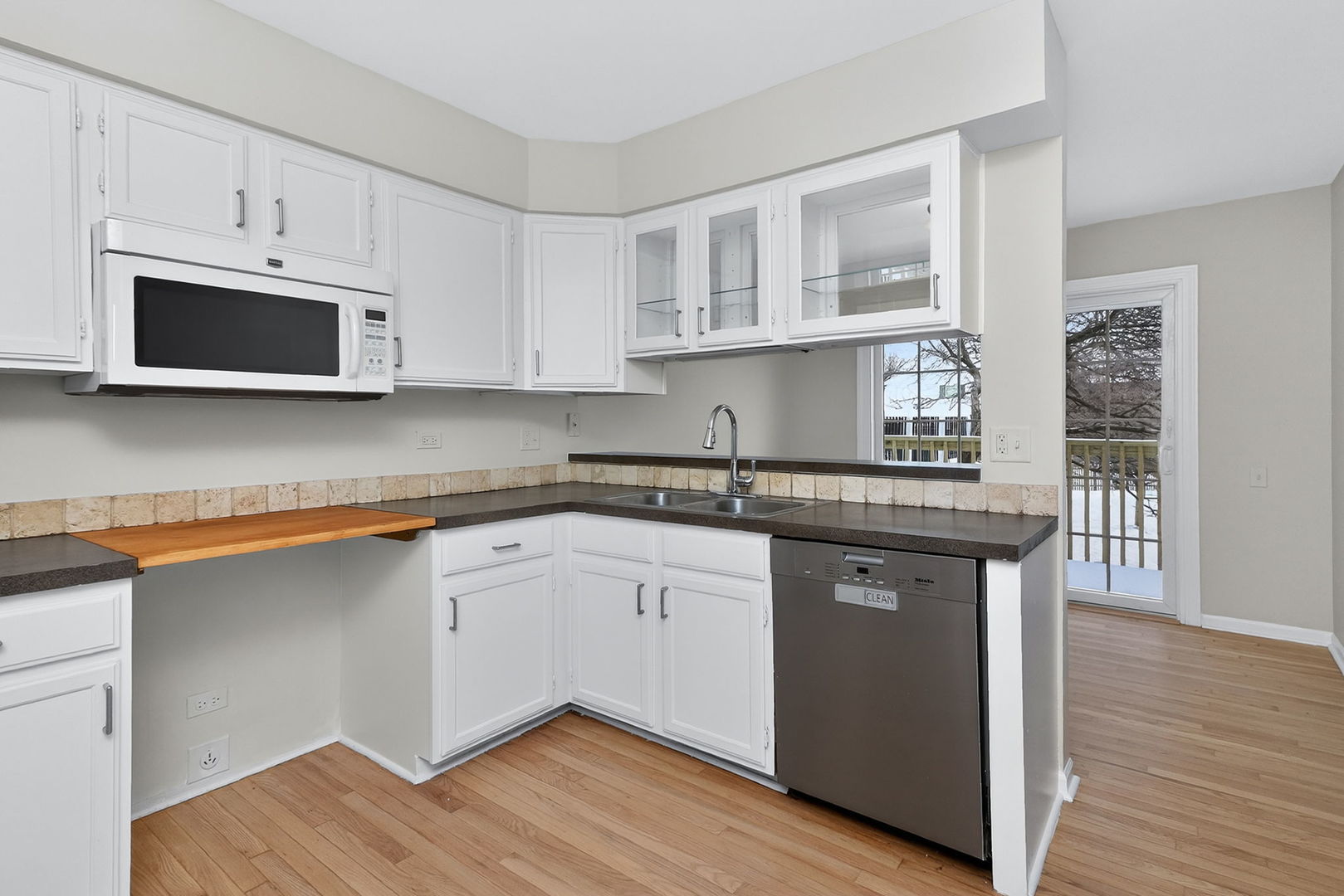 1723 Napoleon Drive, Naperville, IL 60565