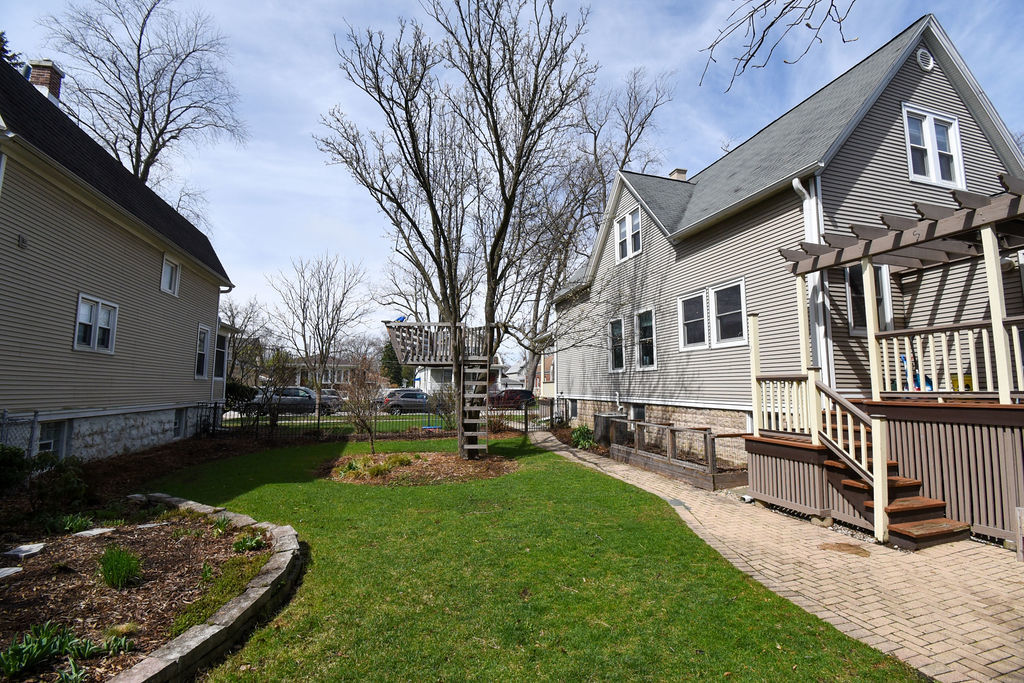 4157 Raymond Avenue, Brookfield, IL 60513