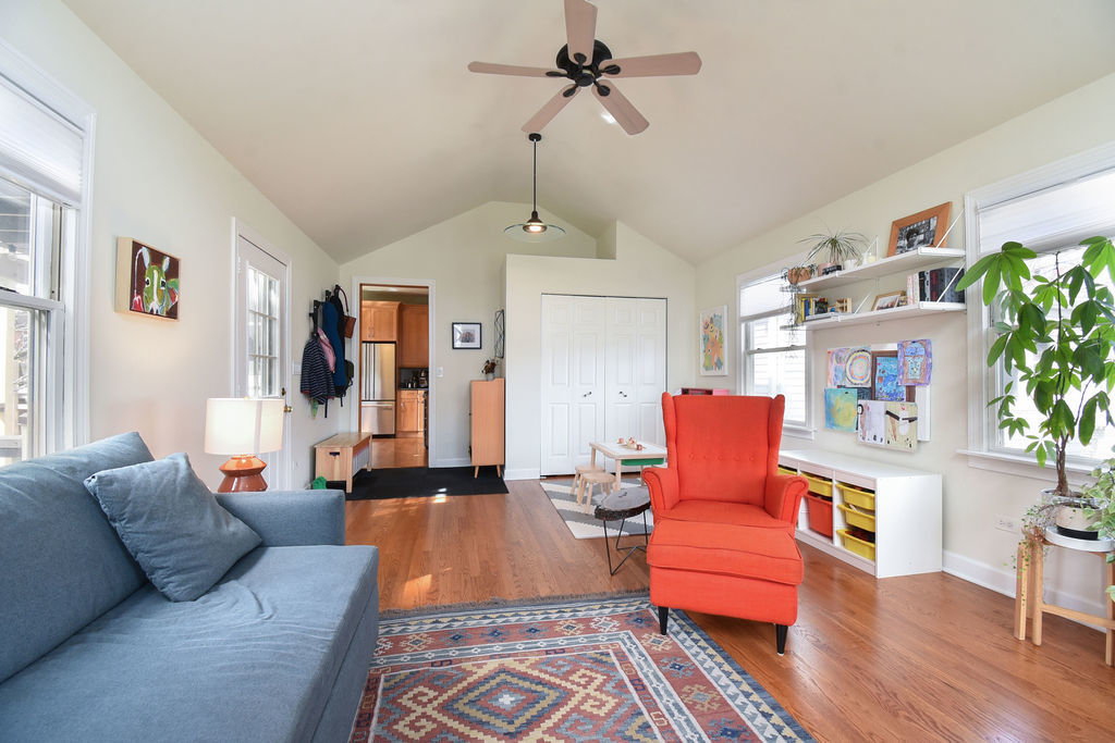 4157 Raymond Avenue, Brookfield, IL 60513