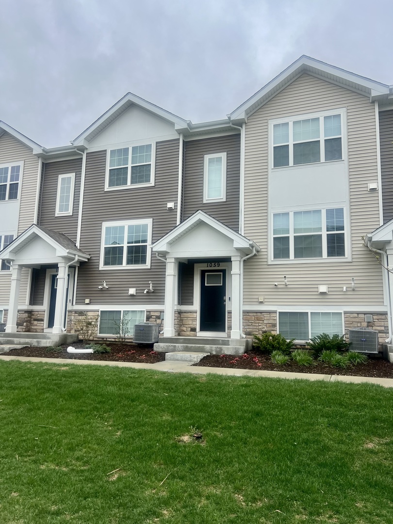 1059 Briar Glen Court, Hampshire, IL 60140