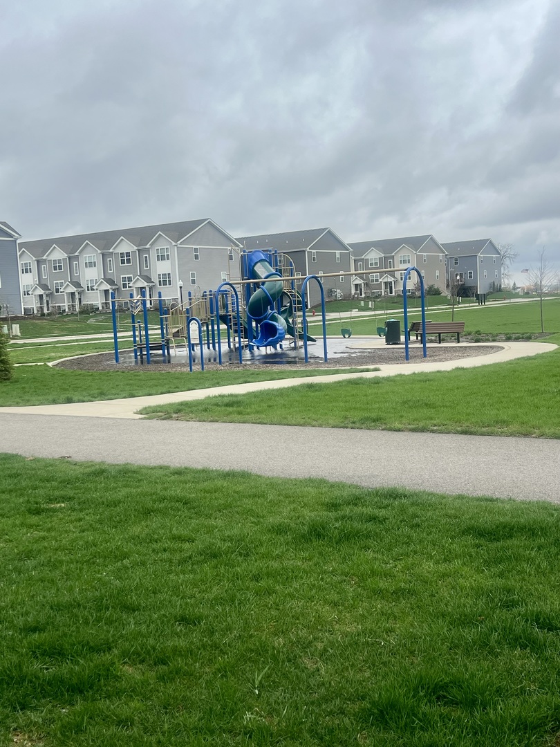 1059 Briar Glen Court, Hampshire, IL 60140