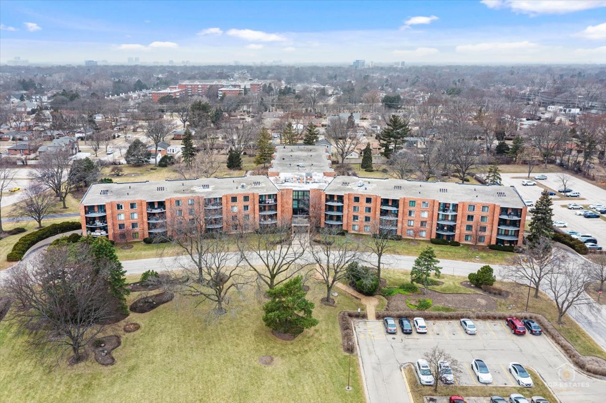 1405 E Central Road #222C, Arlington Heights, IL 60005