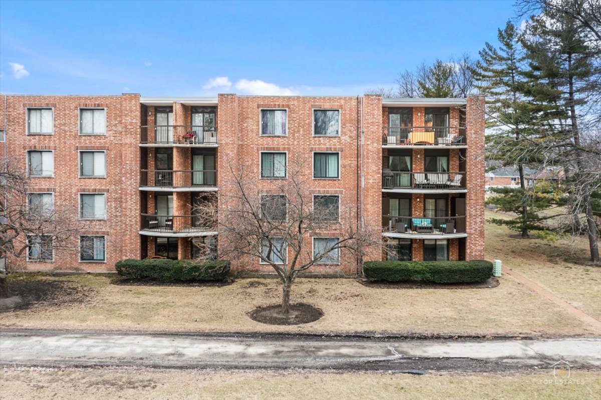 1405 E Central Road #222C, Arlington Heights, IL 60005