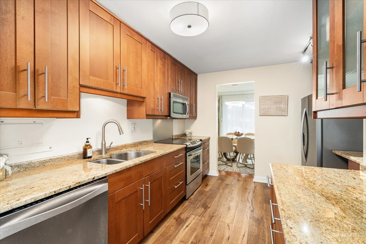 1405 E Central Road #222C, Arlington Heights, IL 60005