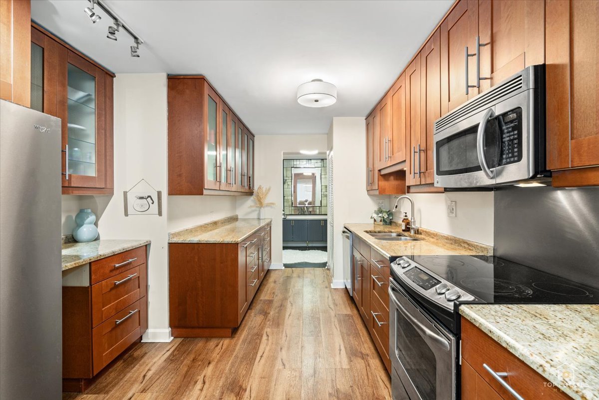 1405 E Central Road #222C, Arlington Heights, IL 60005