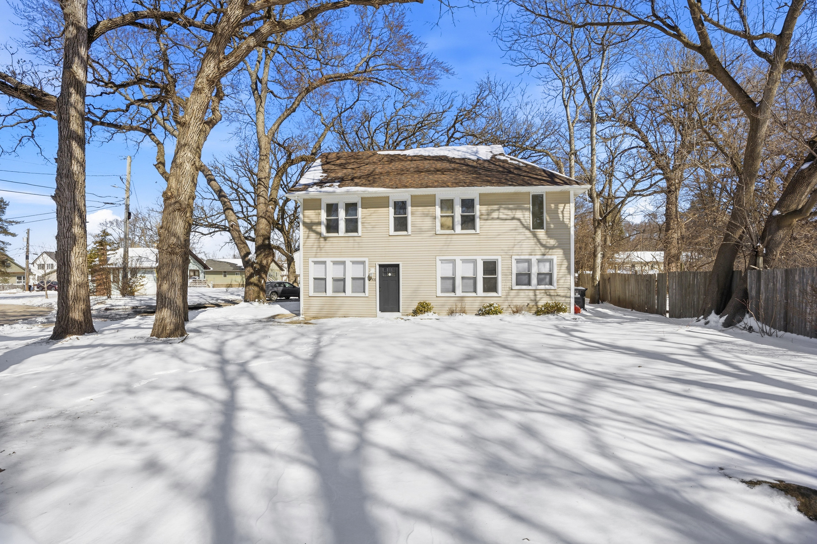 2908 Oakwood Avenue, McHenry, IL 60051