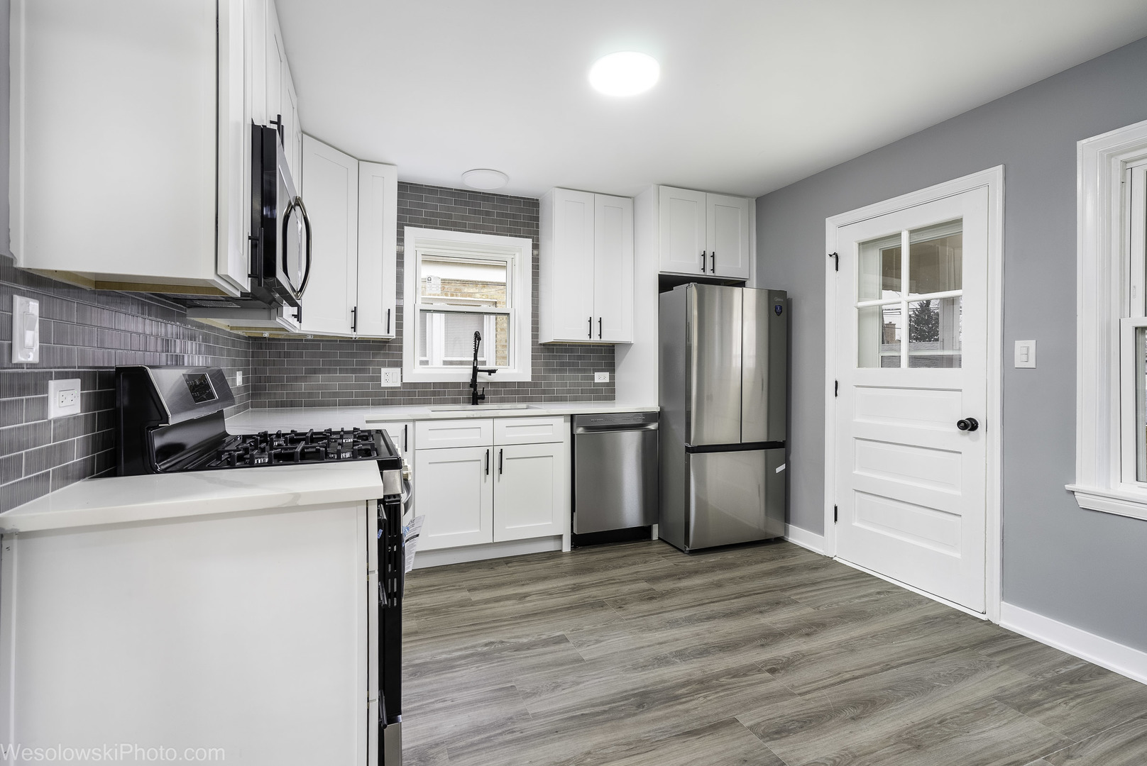 2504 Leyden Avenue, River Grove, IL 60171