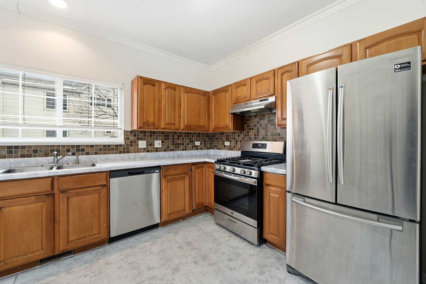 171 Monarch Drive, Streamwood, IL 60107