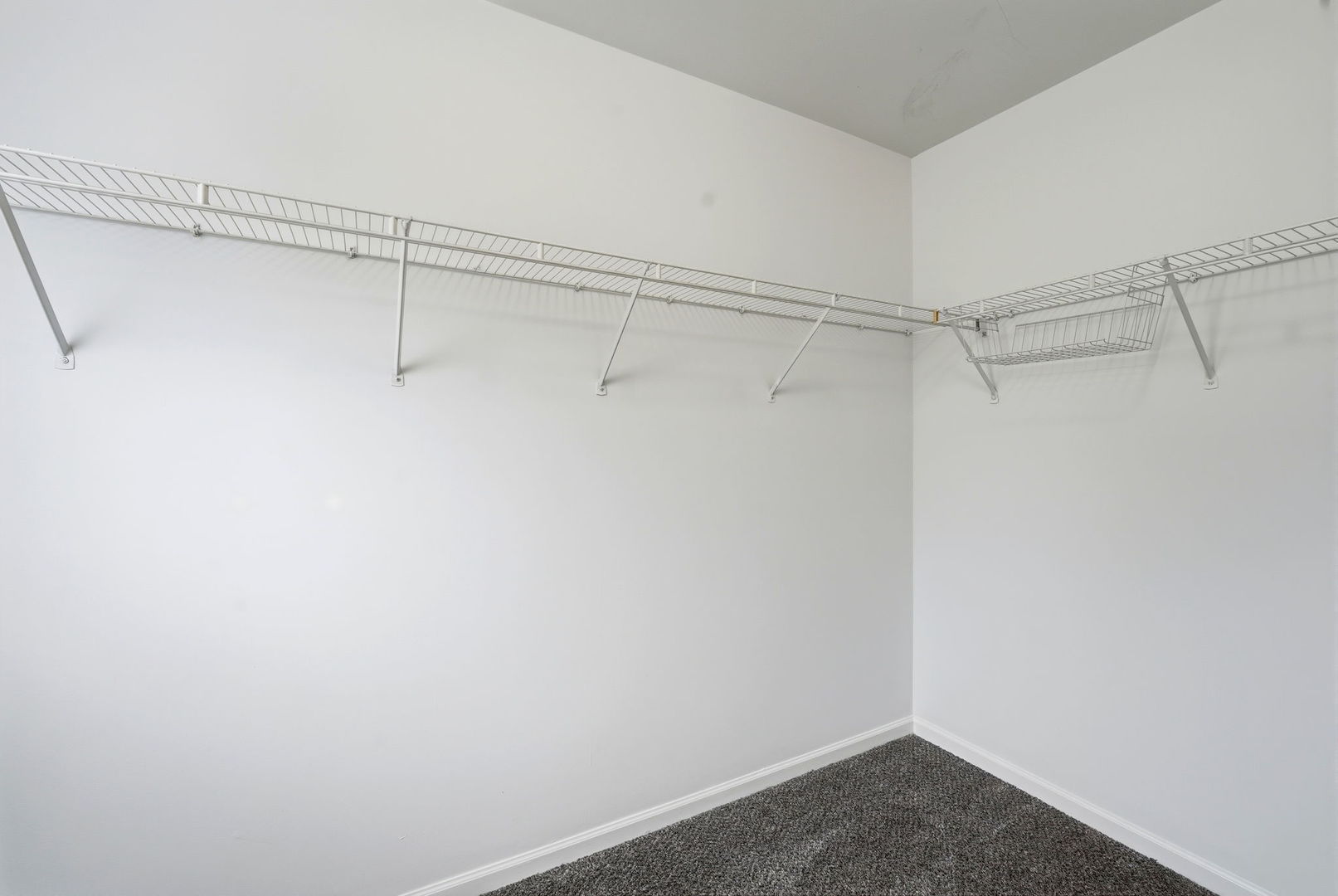 171 Monarch Drive, Streamwood, IL 60107