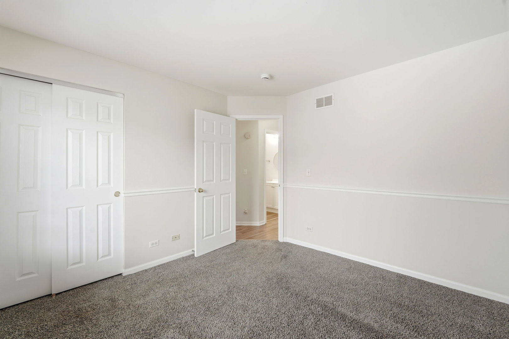 171 Monarch Drive, Streamwood, IL 60107