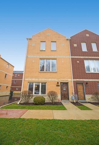 8900 31st Street #18, Brookfield, IL 60513