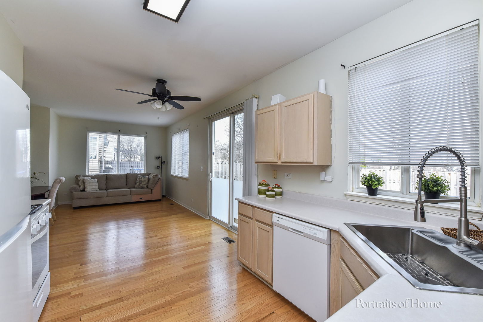 2414 SAVOY Court, Aurora, IL 60503