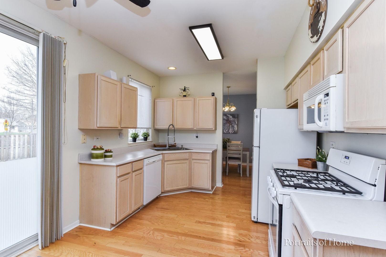 2414 SAVOY Court, Aurora, IL 60503