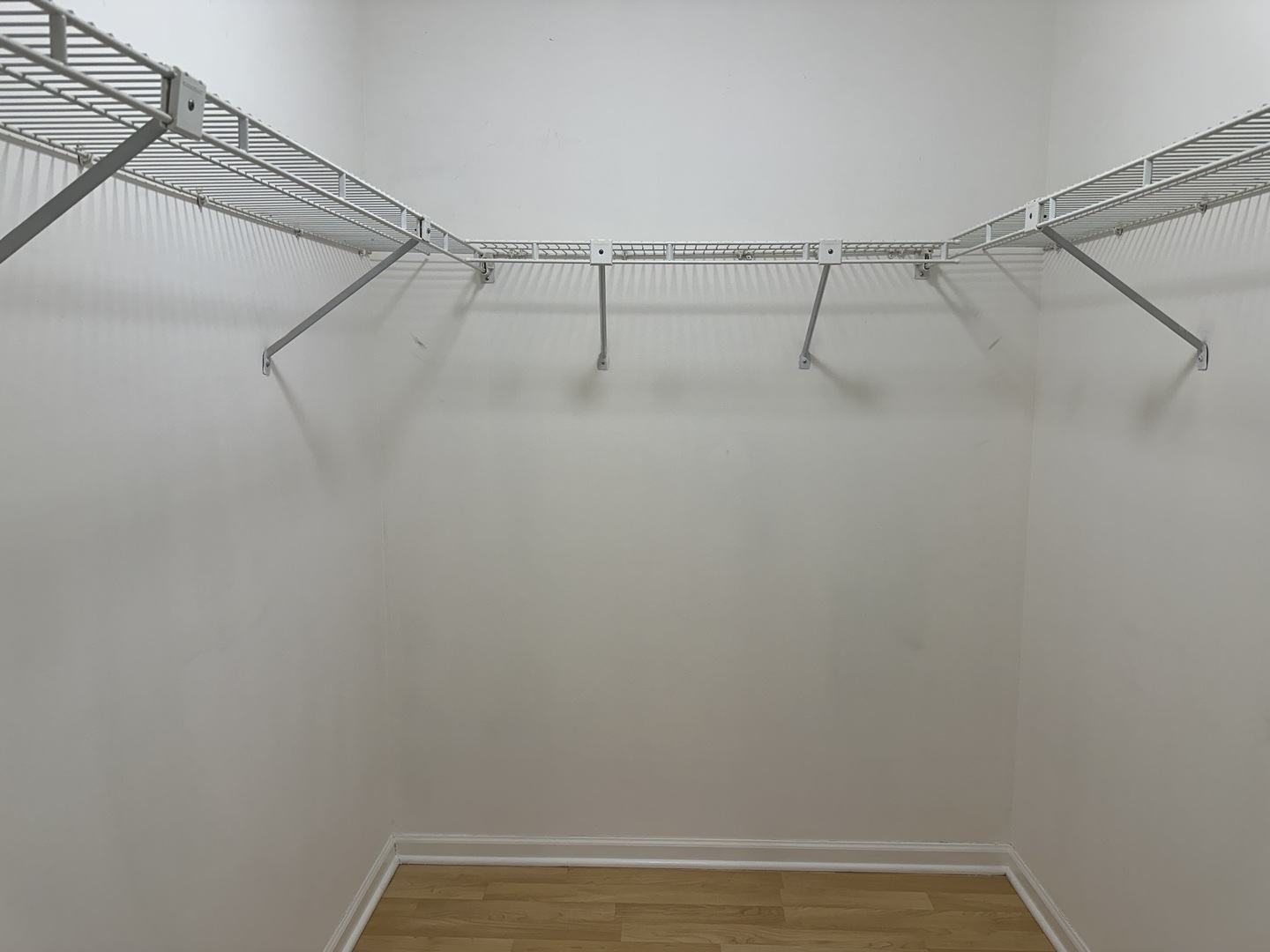 1250 N Streamwood Lane #338, Vernon Hills, IL 60061