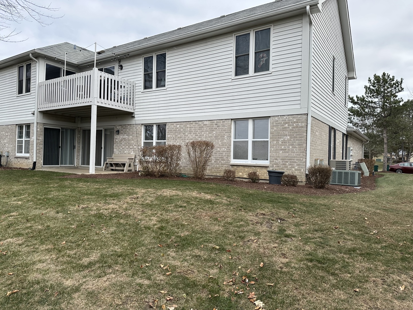 1250 N Streamwood Lane #338, Vernon Hills, IL 60061