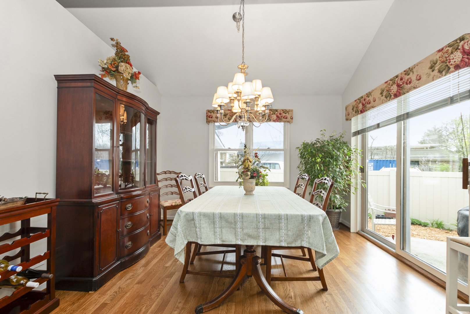 12130 S Nagle Avenue, Palos Heights, IL 60463