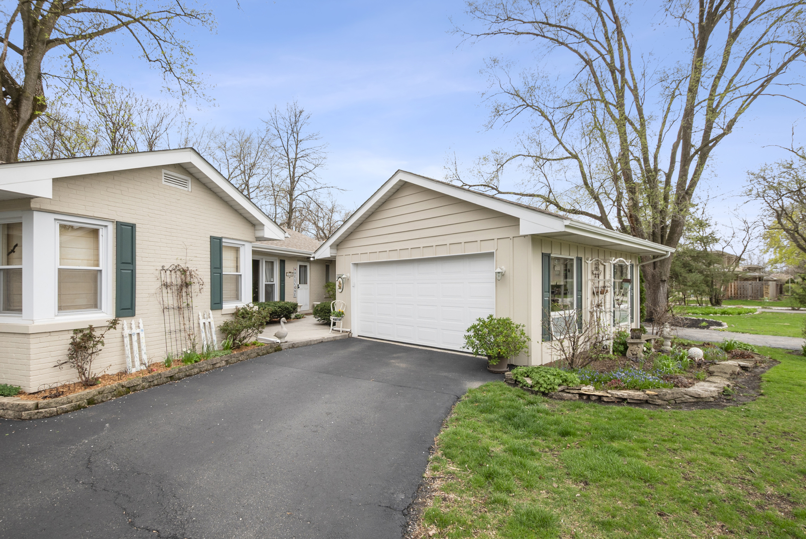 12130 S Nagle Avenue, Palos Heights, IL 60463