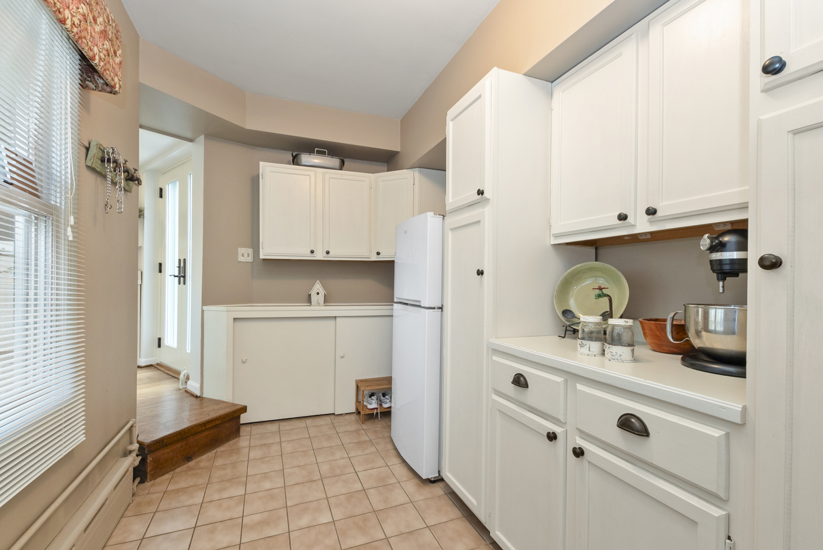 12130 S Nagle Avenue, Palos Heights, IL 60463